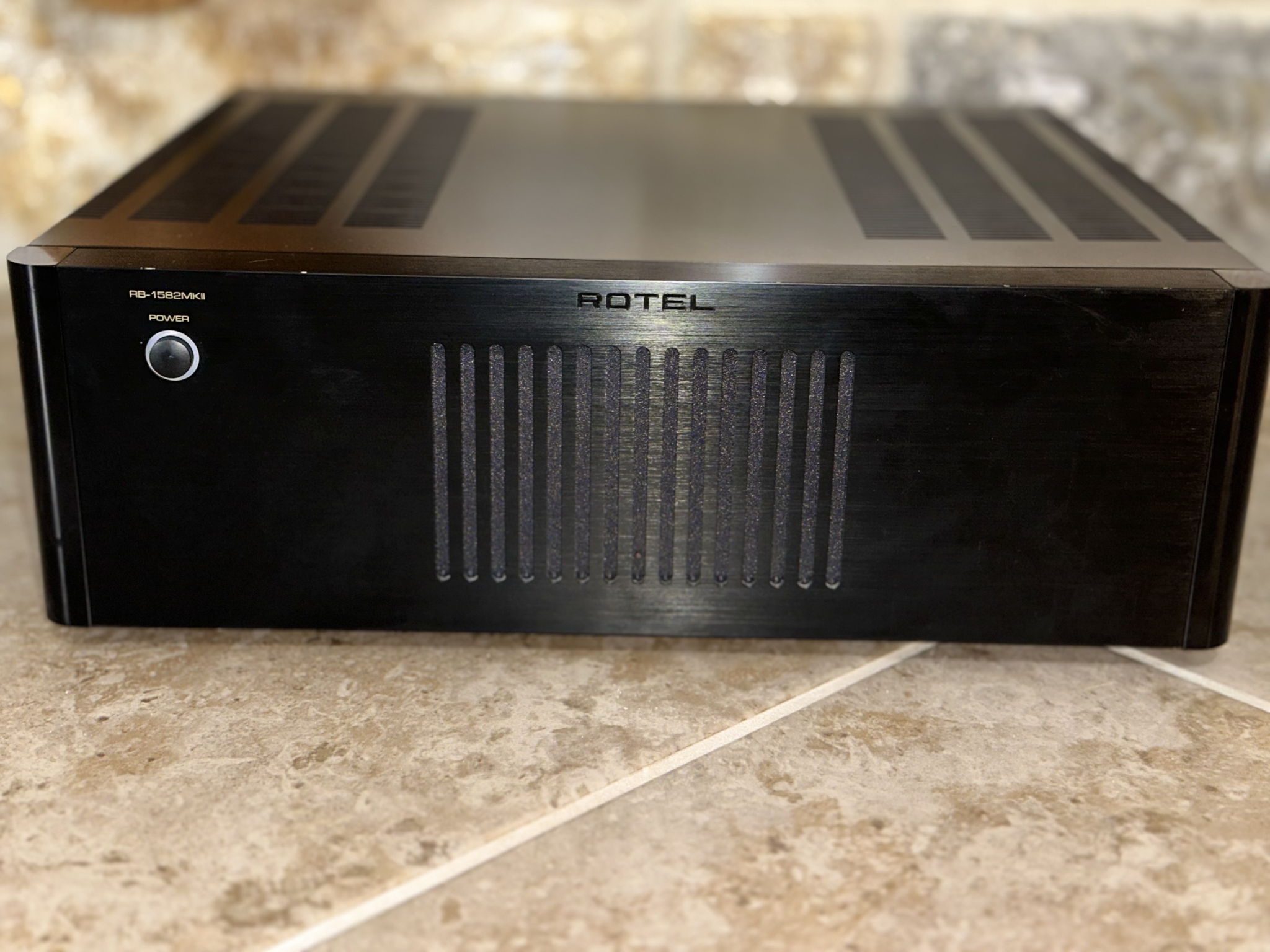 Rotel RB1582 Mkll stereo amplifier 2