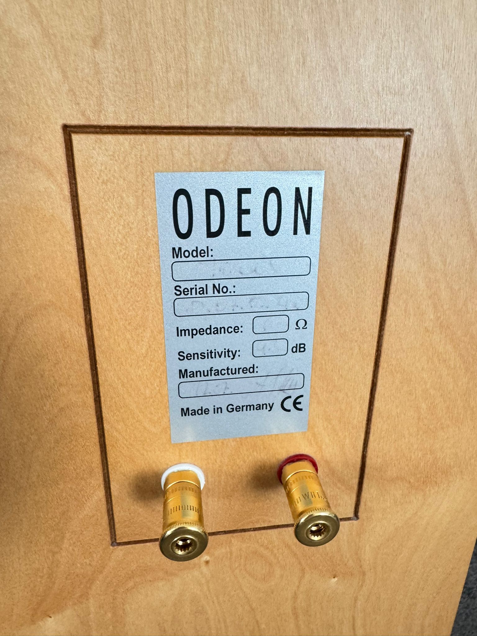 Odeon Tosca S speakers in maple 9