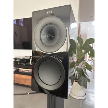 KEF  R3 META with matching KEF S3 stands