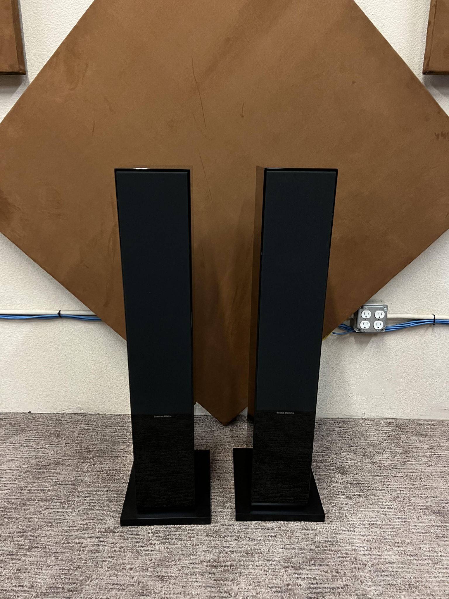 B&W (Bowers & Wilkins) 704 S2 speakers