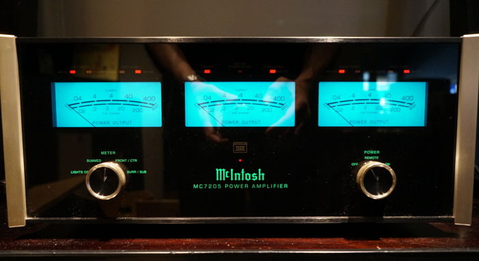 McIntosh MC-7205 Multi-Channel Amplifier