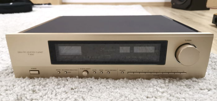 Accuphase DDS Fm stereo tuner T-1100