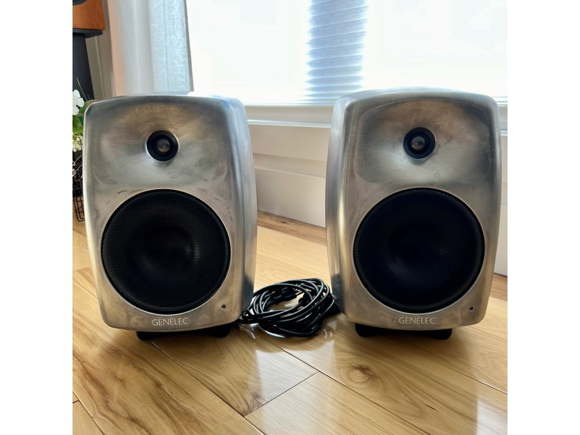 Genelec G Four Pair of Monitors Natural Finish Exc Cond RCA XLR