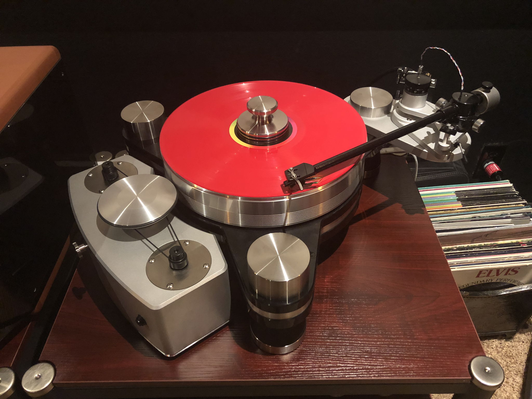 VPI Industries Avenger Reference Turntable with ADS Ana...