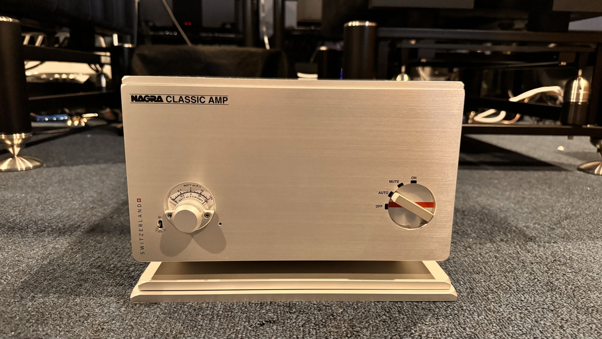 Nagra Classic Amplifier With Isolation Base 7