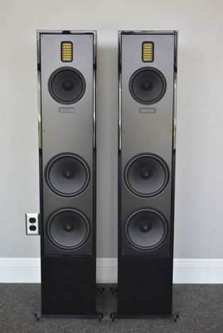 Martin Logan Motion 60XT -- Excellent Condition (see pi...