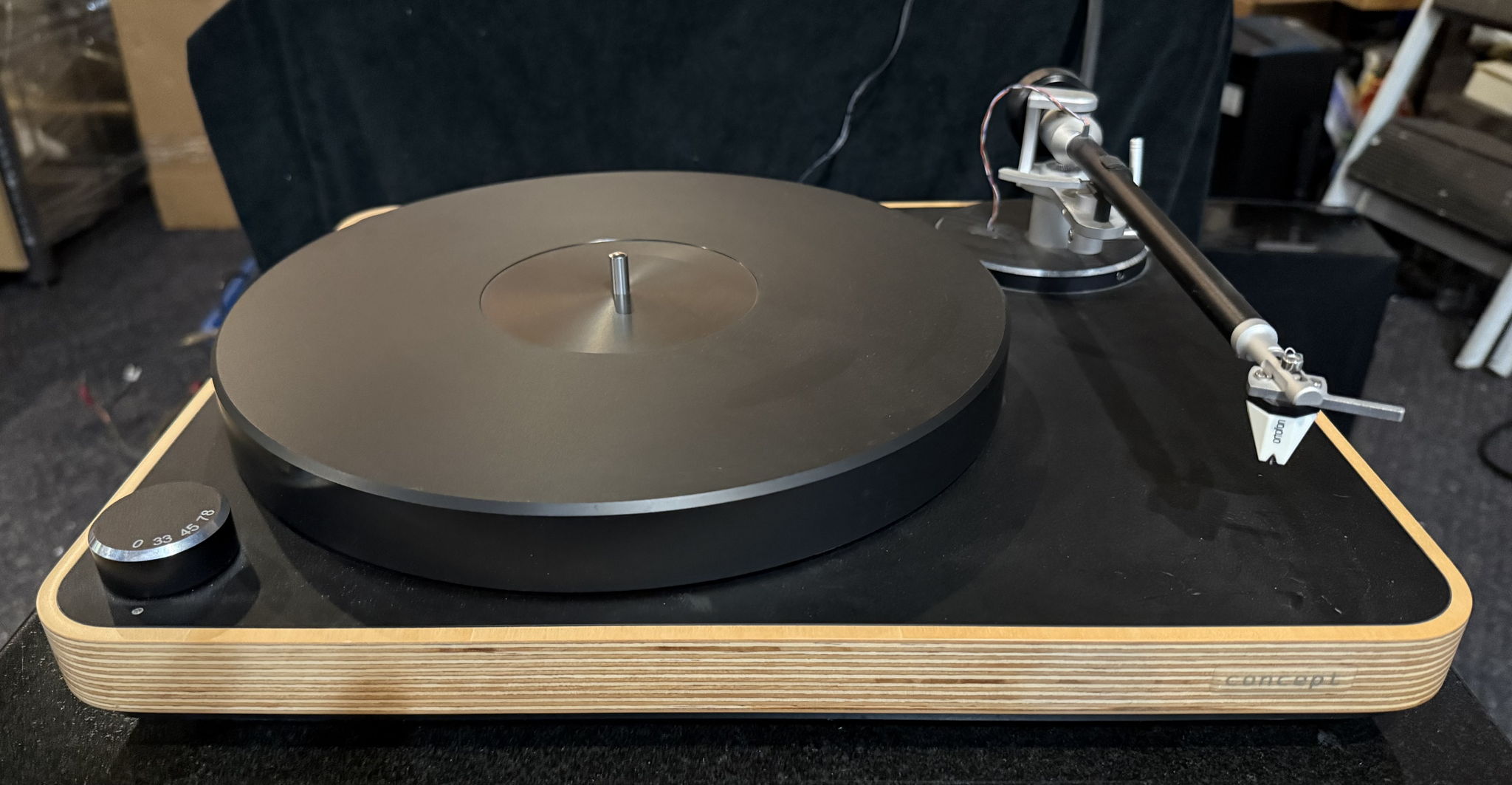 Clearaudio Concept, Table, Arm, Dust Cover & Ortifon 2M...