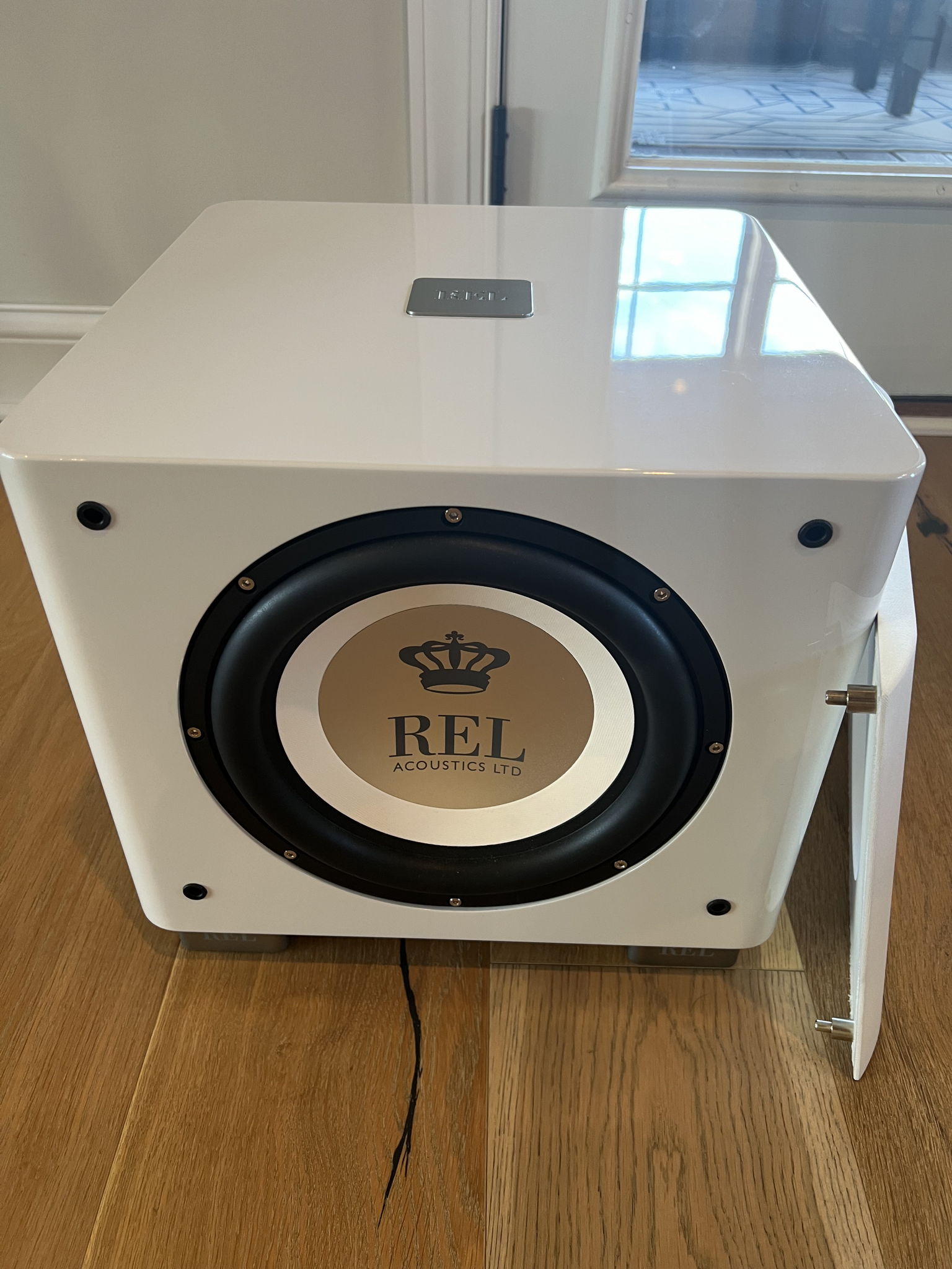 REL Acoustics T9X In White **PRICE DROP**