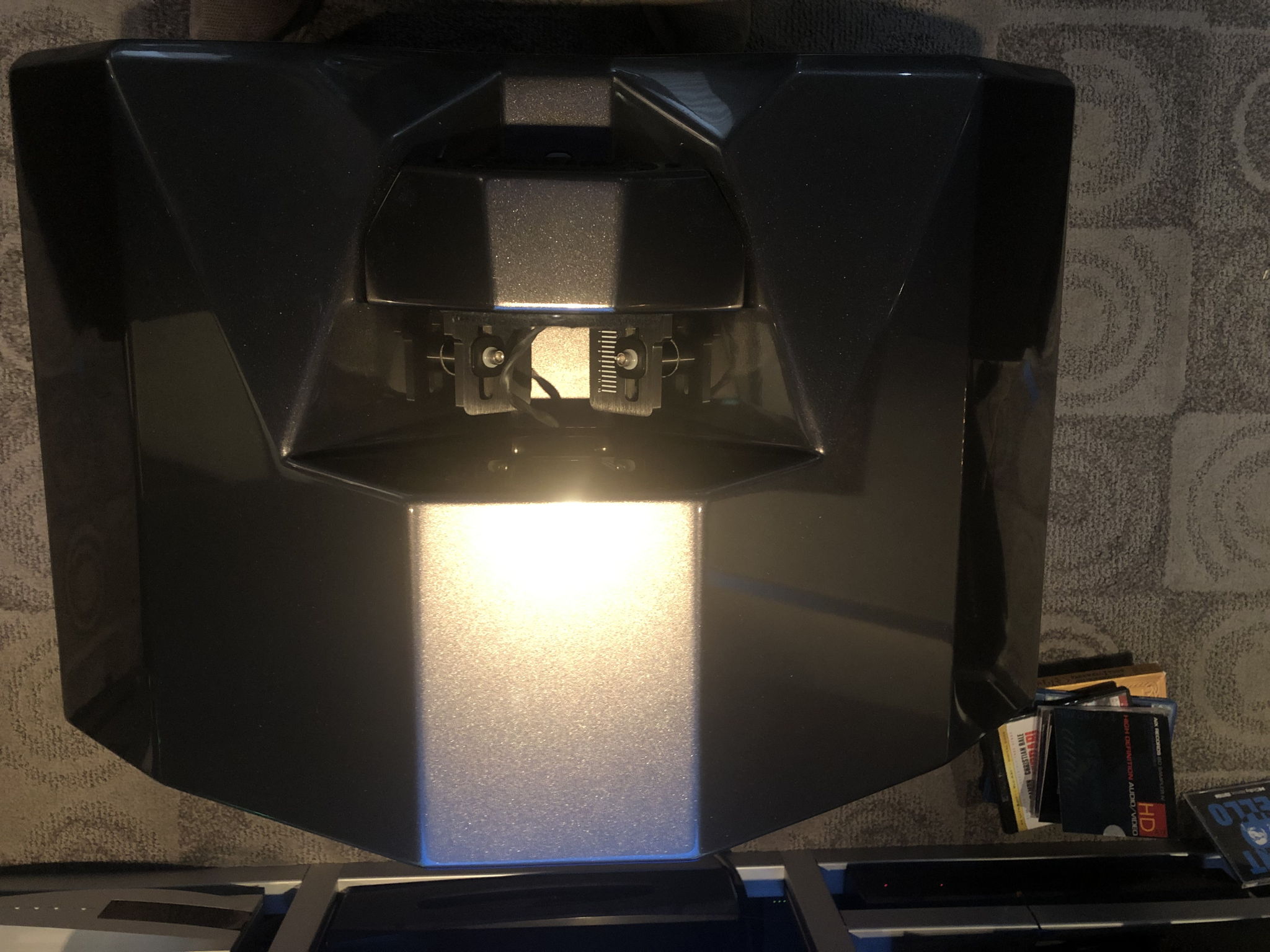 Wilson Audio Mezzo CS Center w Hourglass Stand 7