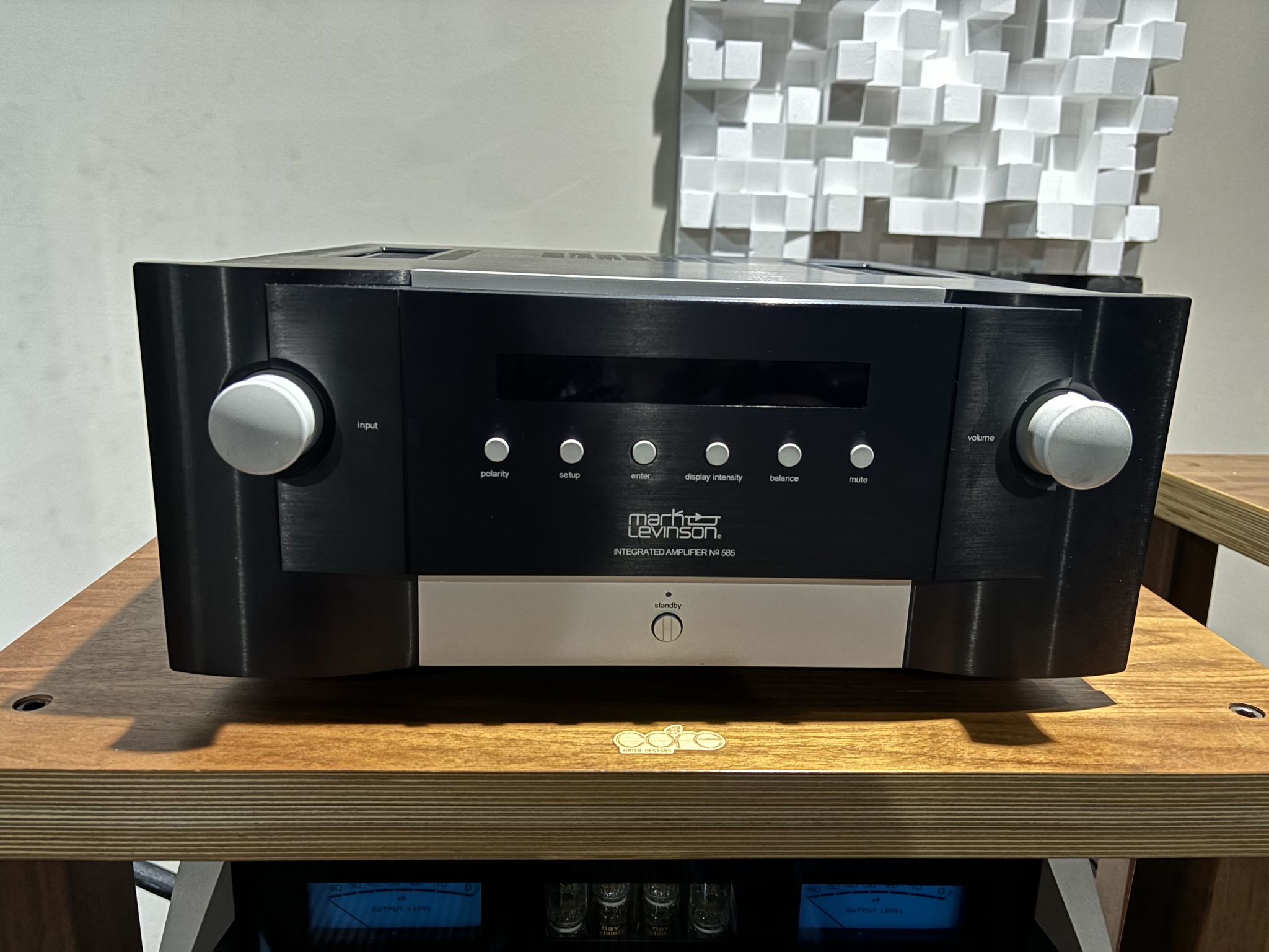 Mark Levinson No. 585 Integrated Amplifier