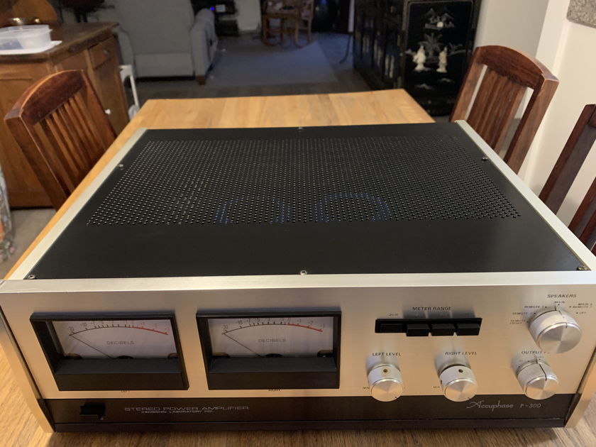 Accuphase P-300 AMPLIFIER  (LIKE NEW)