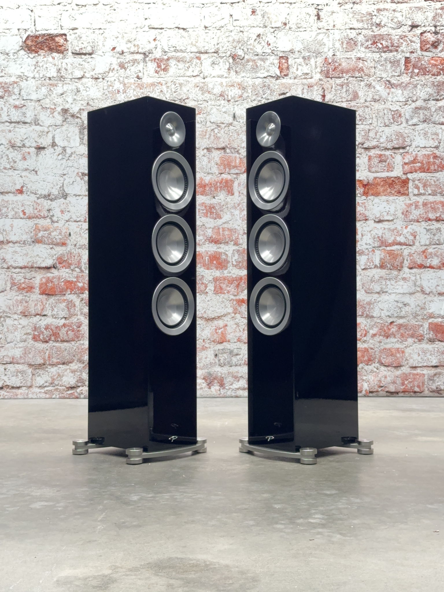 Paradigm Prestige 75F in Gloss Black 4