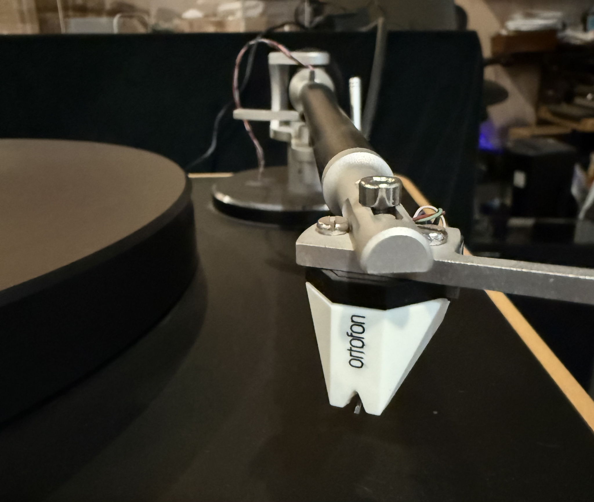 Clearaudio Concept, Table, Arm, Dust Cover & Ortifon 2M... 5