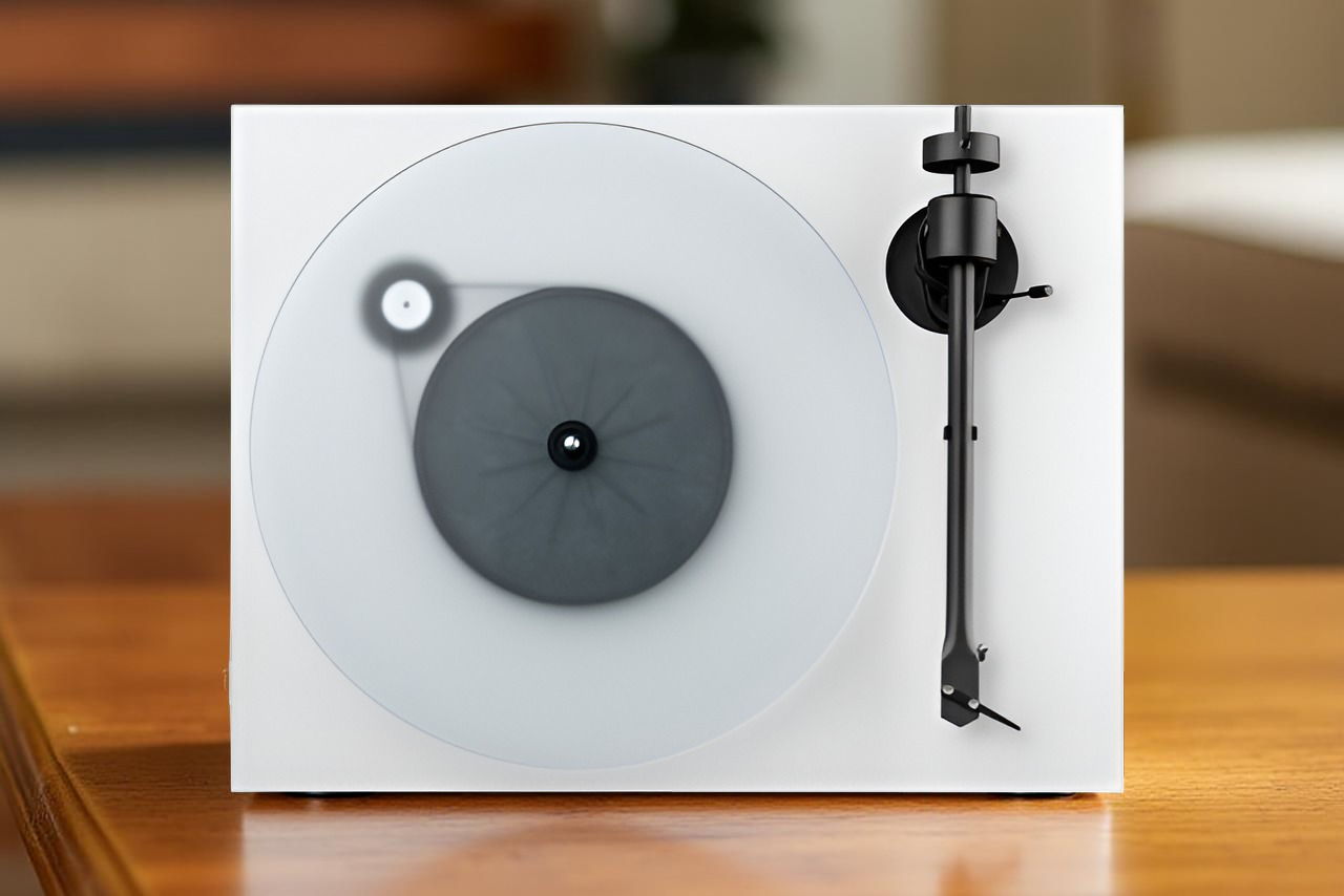 Pro-Ject T1 EVO in Gloss White with Ortofon OM10e Phono... 10