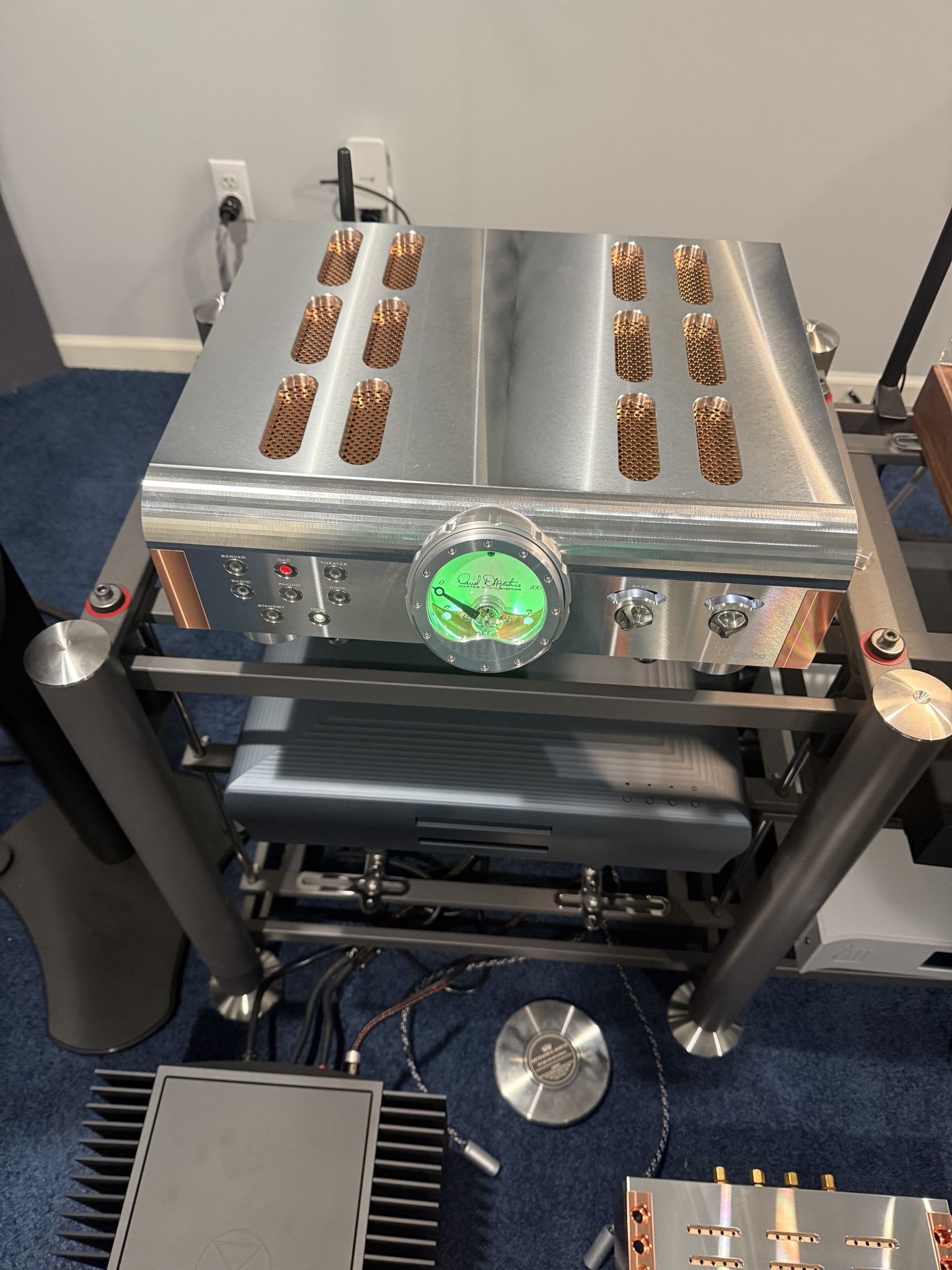 Dan D'Agostino Momentum Preamplifier Upgraded To HD