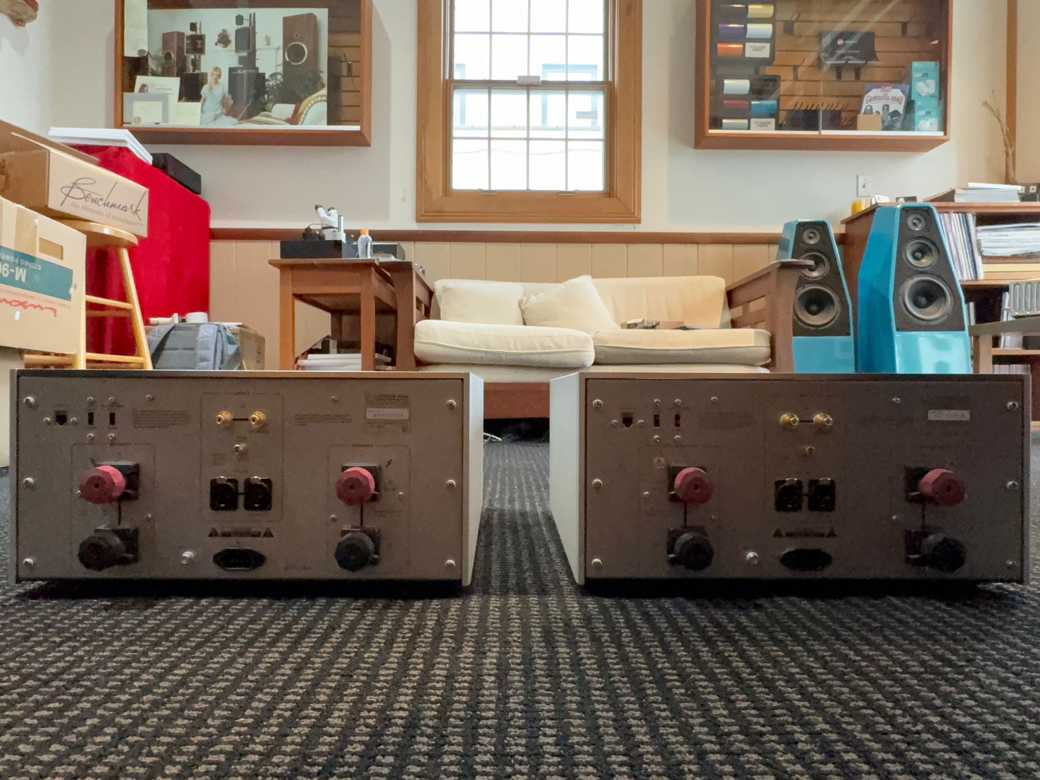 Luxman M900U Mono Amplifiers in Silver 2