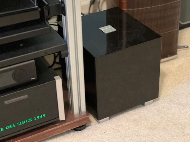 McIntosh RS250 & REL Tzero MK III Subwoofer 2