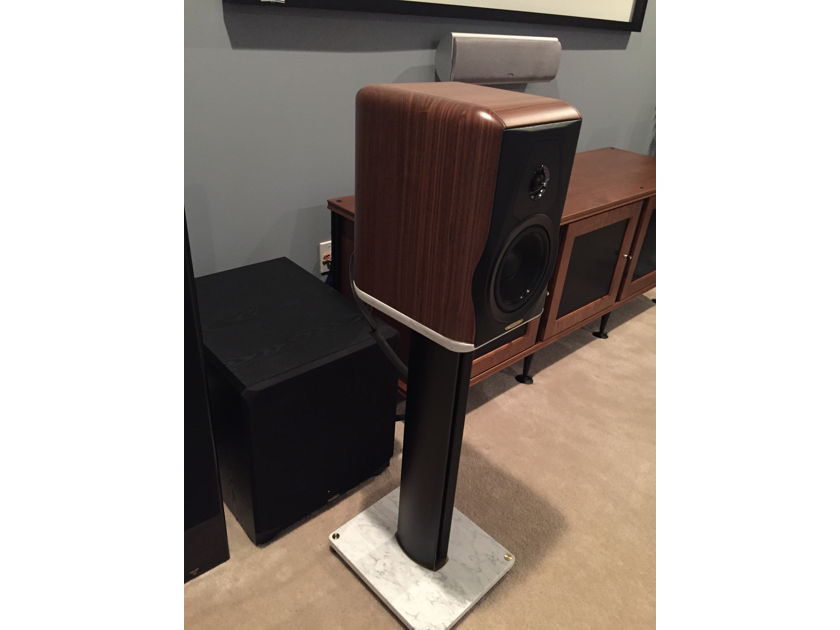 Sonus Faber Electra Amator III with stands - mint customer trade-in
