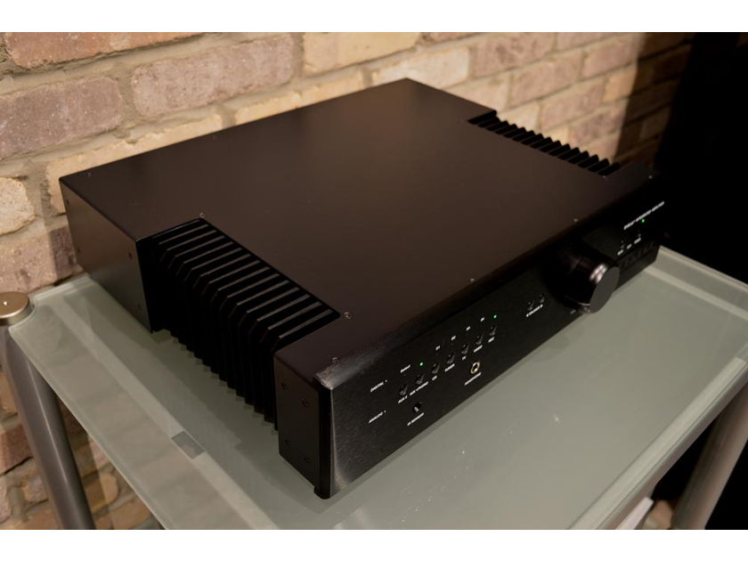 Bryston B135-SST2 Integrated Amplifier - 180 Watt Per Ch. (4 Ohms) - Black