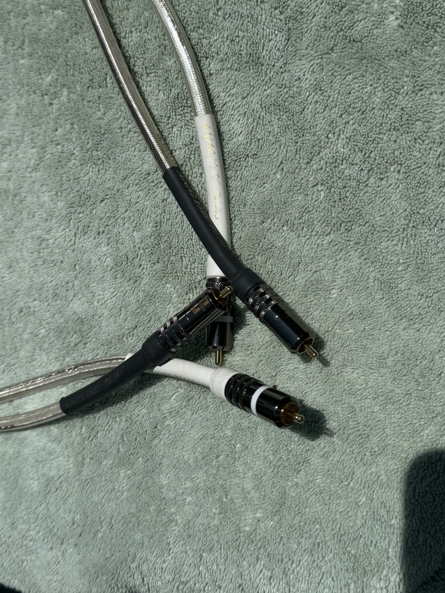 Analysis Plus Inc. Silver Oval RCA Interconnects 8