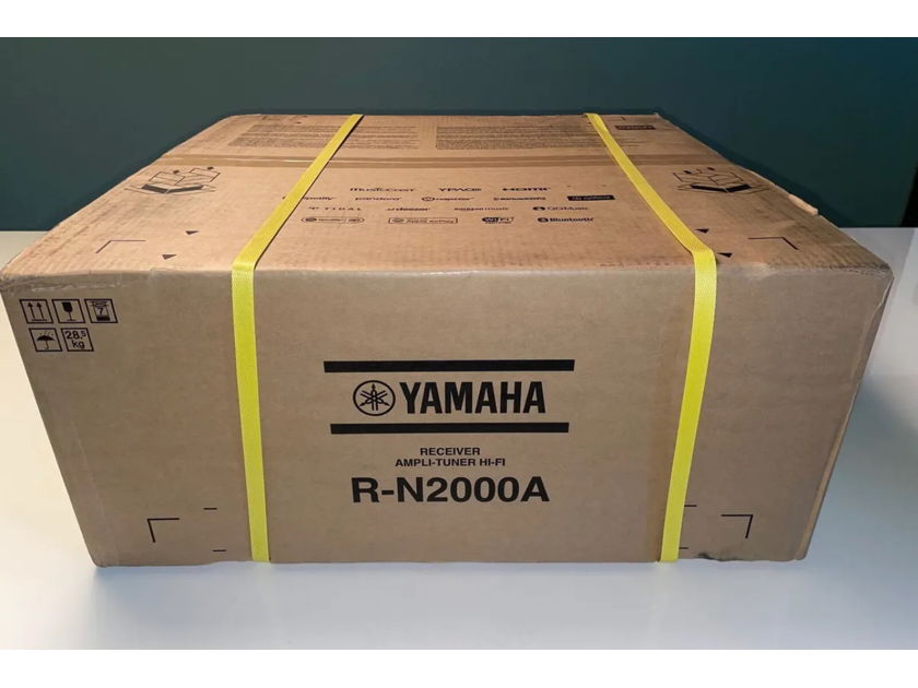 Yamaha  R-N2000A Silver