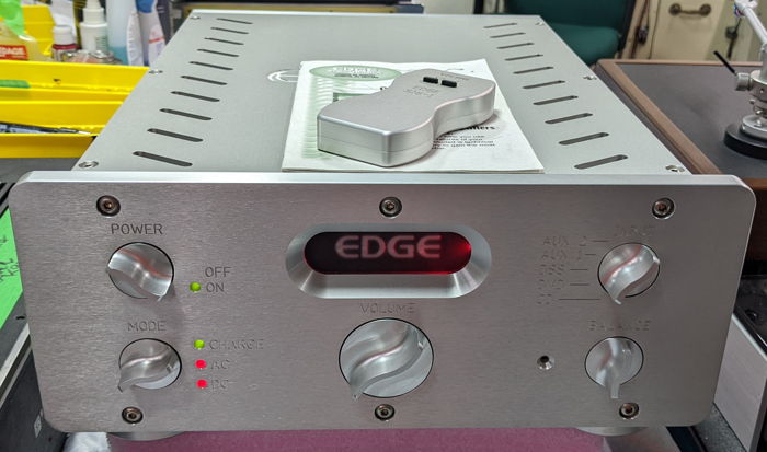 EDGE SIGNATURE ONE Preamp (Silver): Excellent Trade-In;...