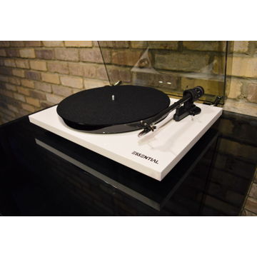 Pro-Ject Essential lll Digital Turntable - White w/ Ort...