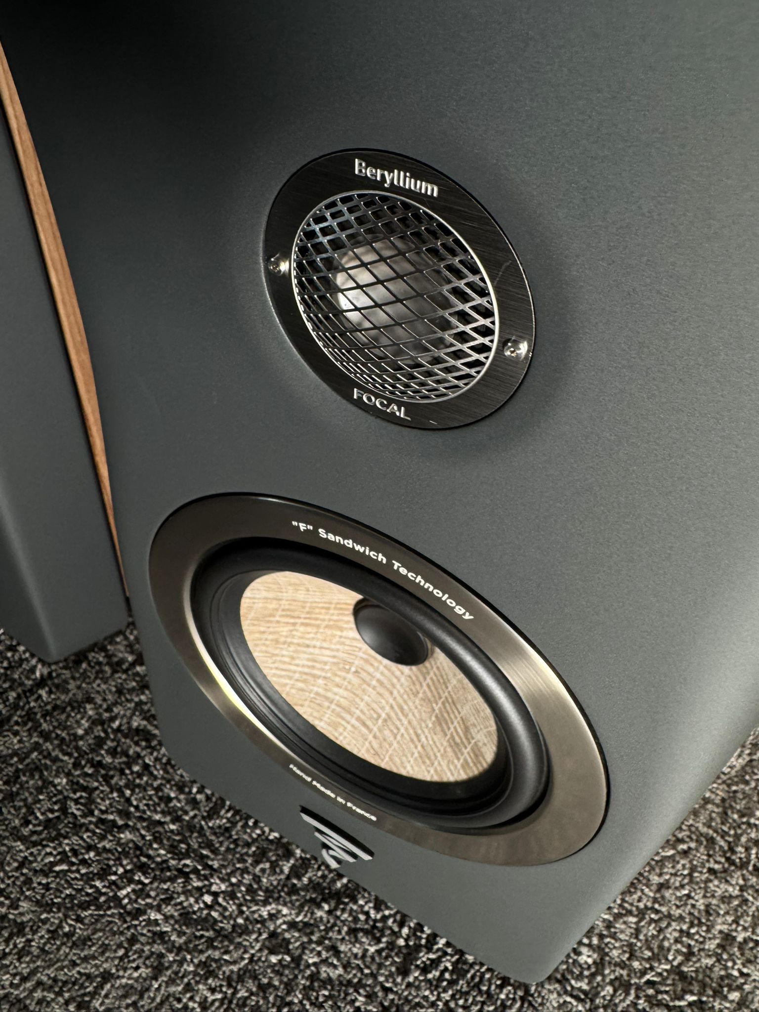 Focal Kanta no. 1 speakers in walnut-grey with stands f... 2