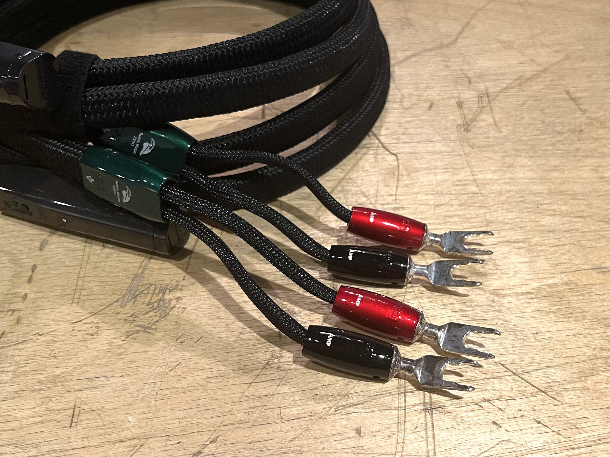 AudioQuest Robinhood Zero 6' Full-Range Speaker Cables ... 5