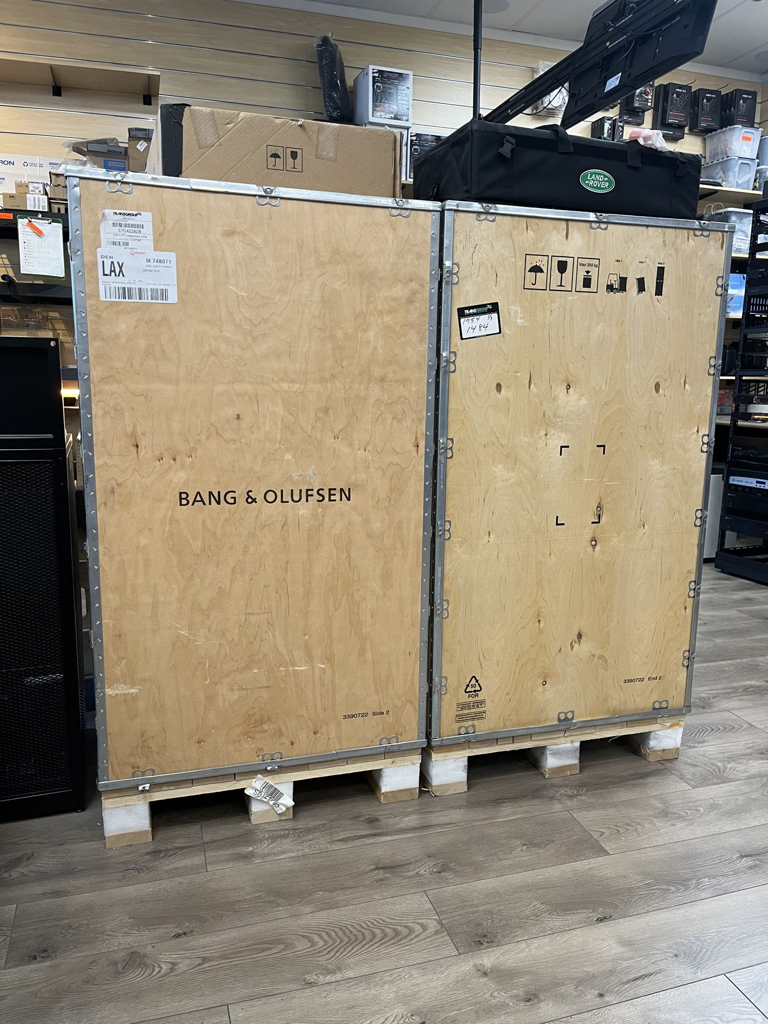 Bang & Olufsen Beolab 90 - Black/Silver - Oak Covers 2