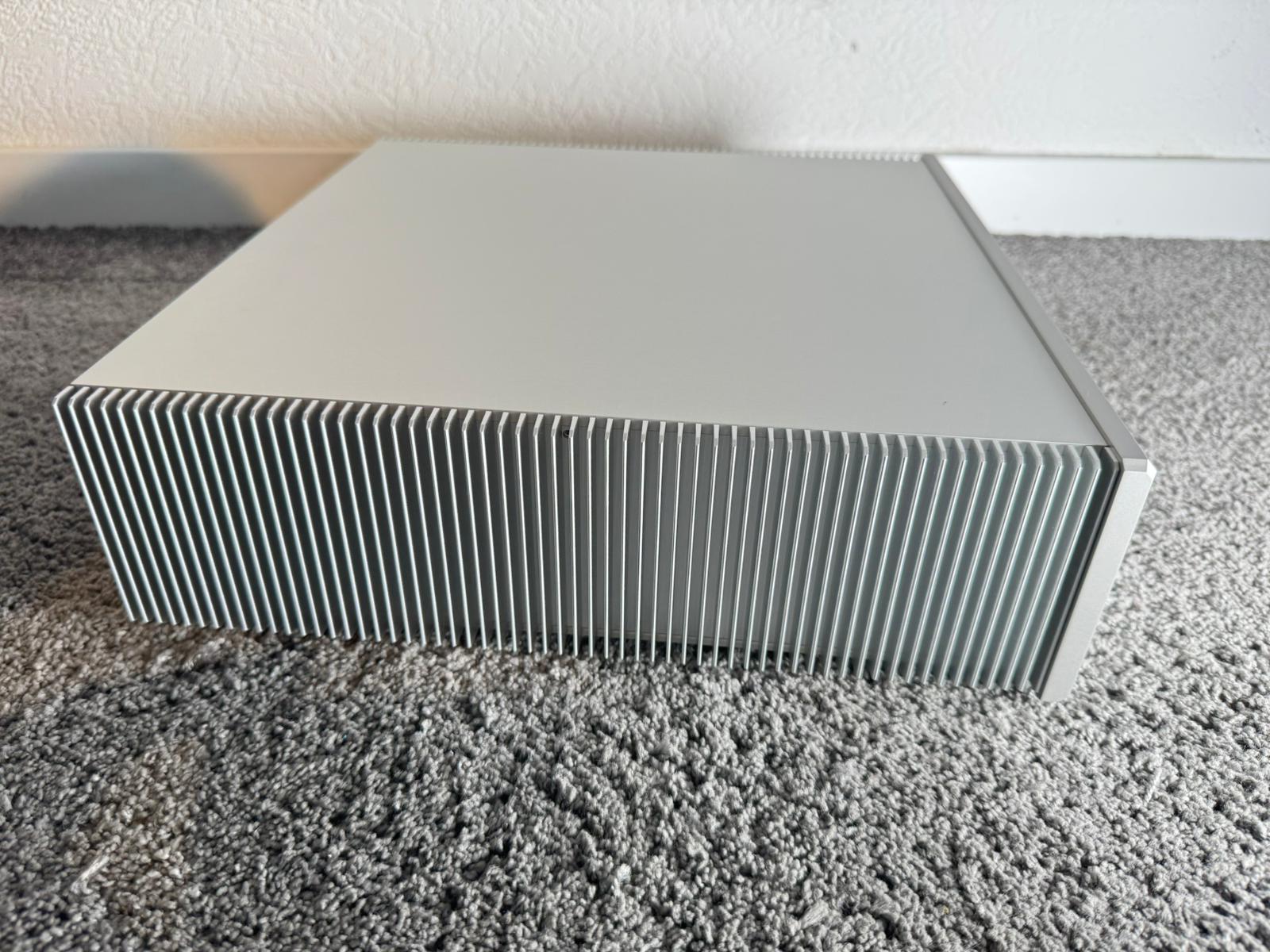 T+A Elektroakustik A200 A 200 power amplifier in silver... 7