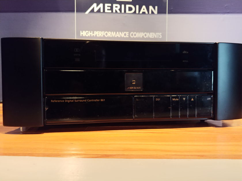Meridian 861v8 Surround Processor with Free HD621