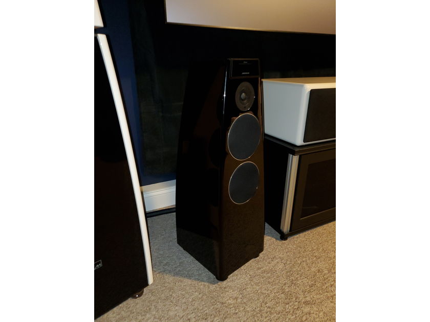 Meridian DSP5200SE speaker pair piano black