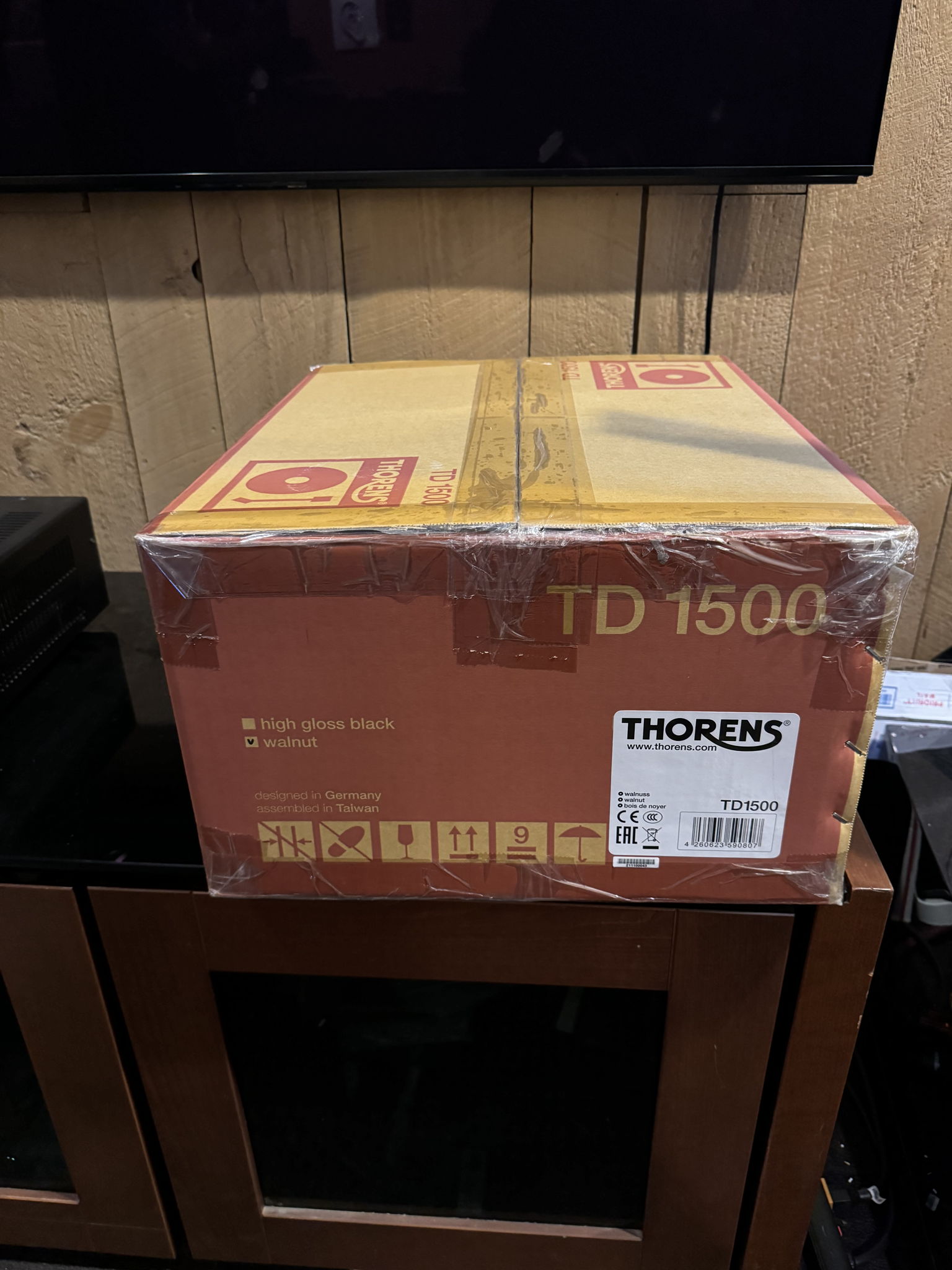 Thorens TD 1500 high- gloss walnut open boxs 5