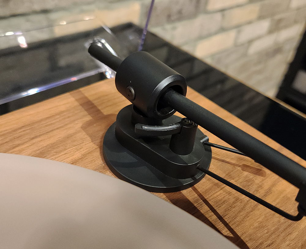 Pro-Ject Audio Systems Juke Box S2 in Walnut w/ Ortofon... 6