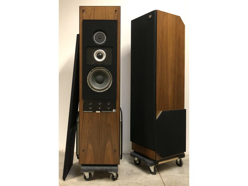 Acoustic Research AR 9 4-Way 8-Ohm Floor Standing Stereo Speakers