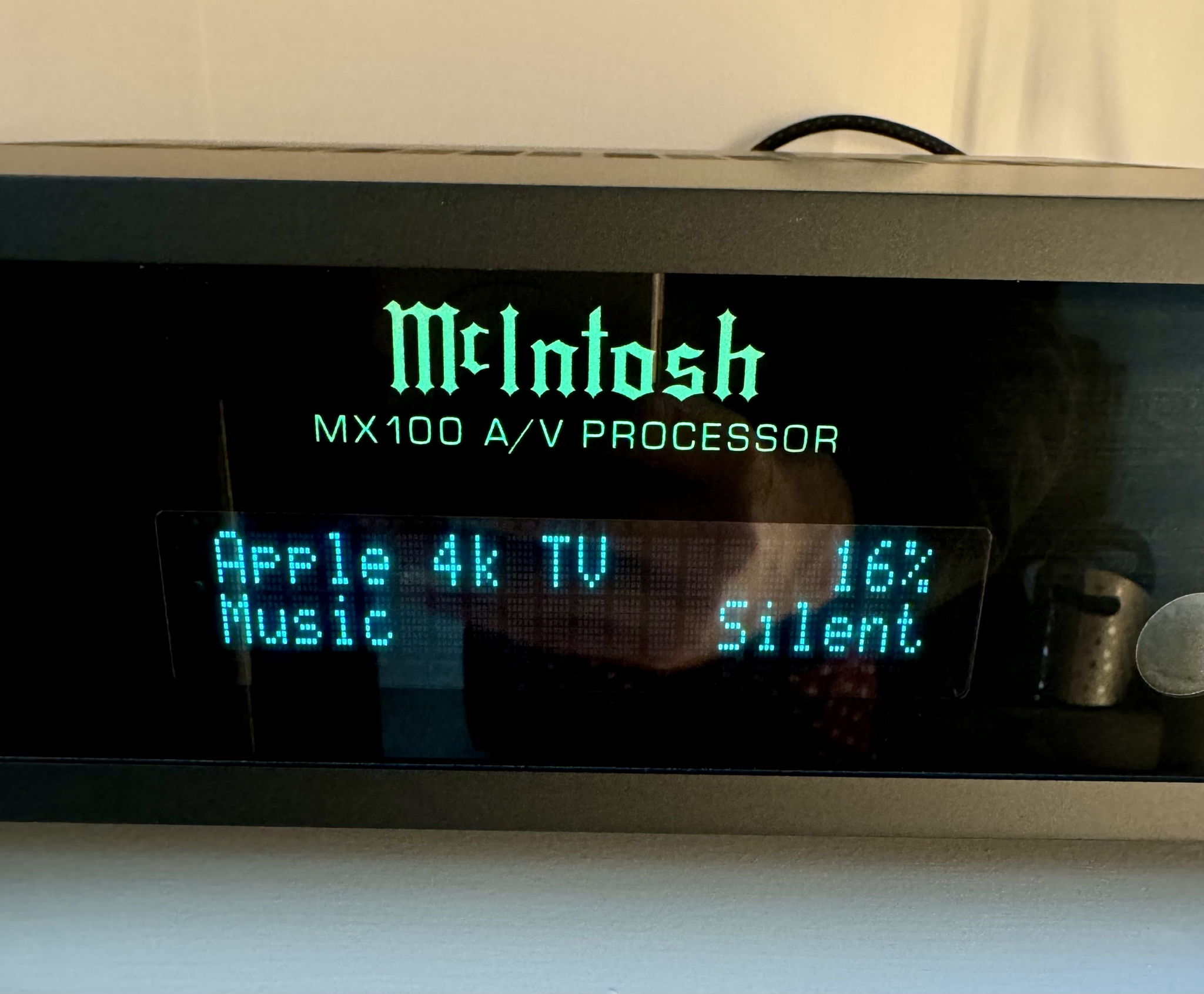 McIntosh  MX100 AV Processor 10