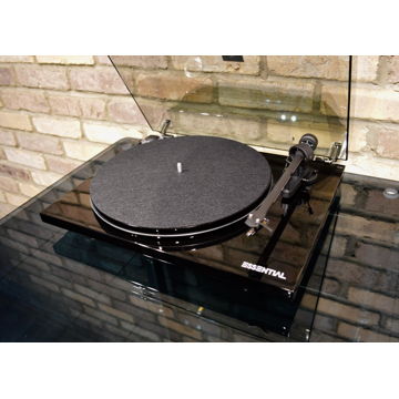 Pro-Ject Essential lll Phono Turntable - Black w/ Ortof...