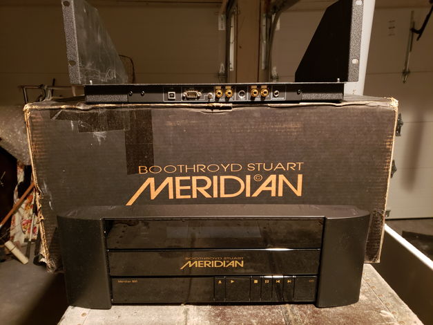 Meridian CD Player  800 Rack Mount