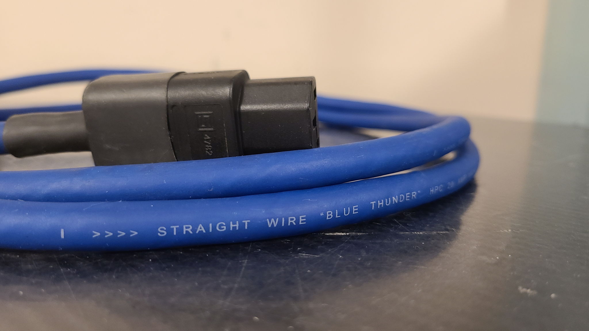 Straight Wire Blue Thunder Power Cable. 2 Meters. 2
