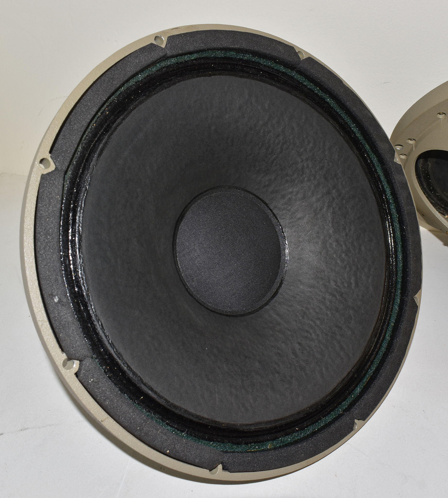 Tannoy GOLD LSU/HF/15/8/ 15" 8-Ohm High Efficiency Ste... 2