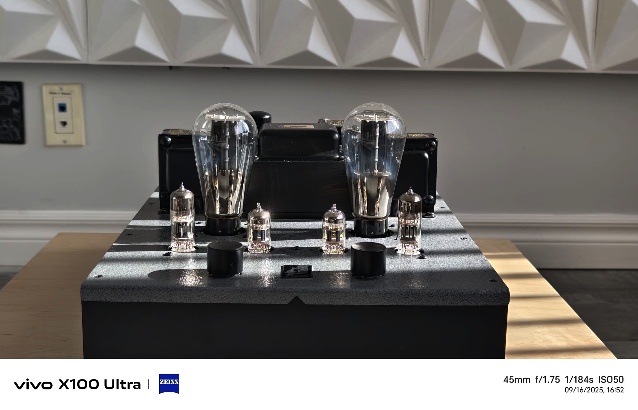 Finale Audio 300B EVO Integrated Hammertone Silver WARR... 7