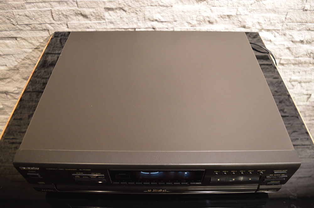 Technics SL-PD888 - 5 Disc CD Changer - 1 Bit MASH DAC 3