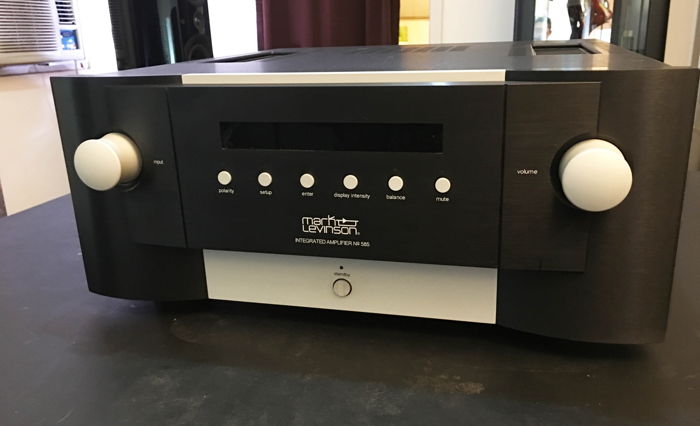 Mark Levinson  No. 585 Integrated Amp Excellent Condition