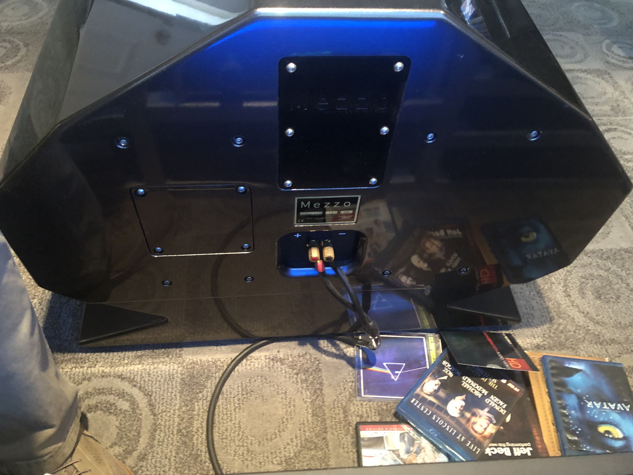 Wilson Audio Mezzo CS Center w Hourglass Stand 8