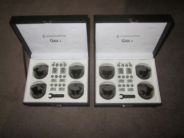 IsoAcoustics GAIA1 Isolation Supports w/Carpet Spikes