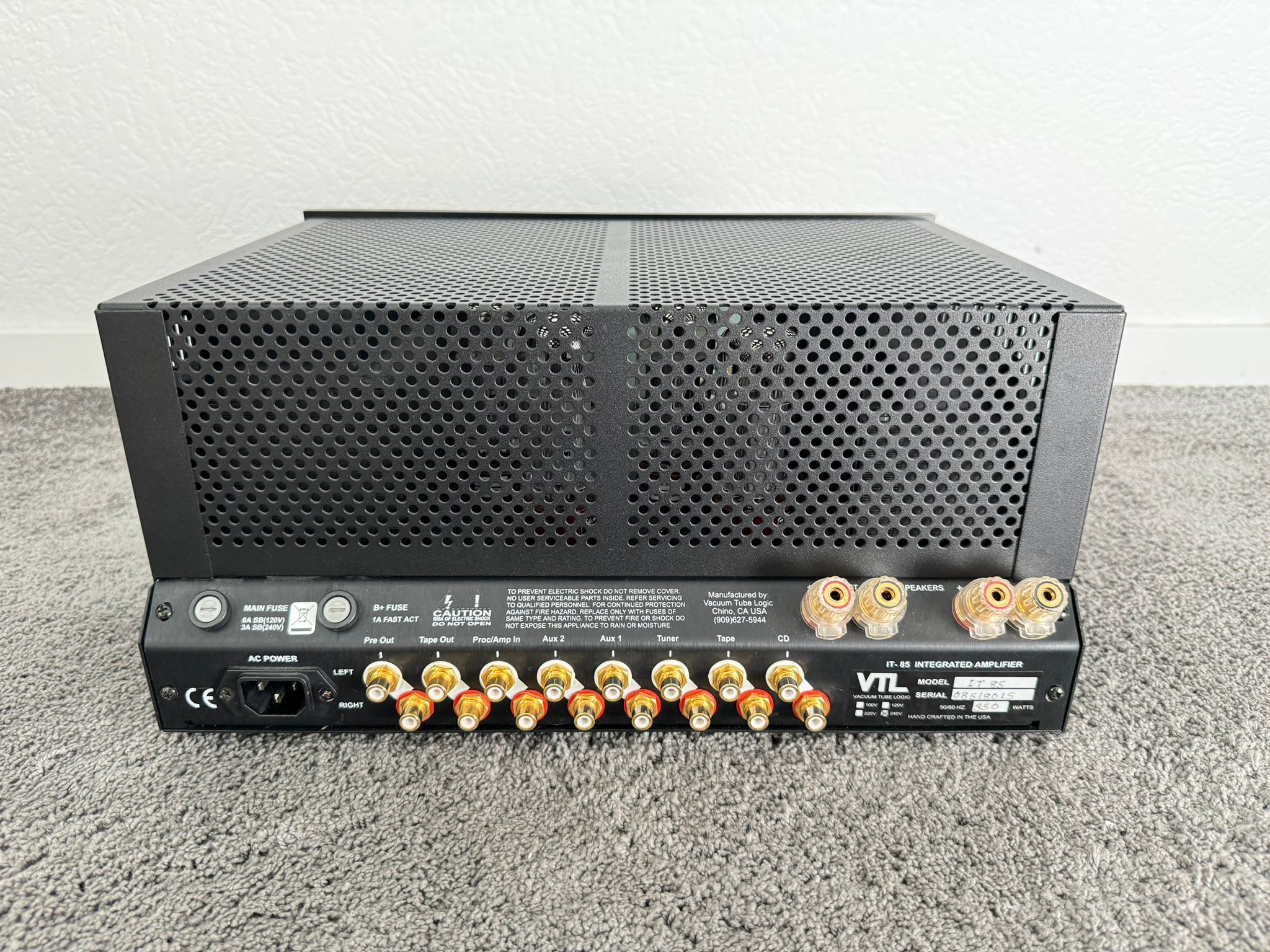 VTL IT-85 integrated amplifier in black 3