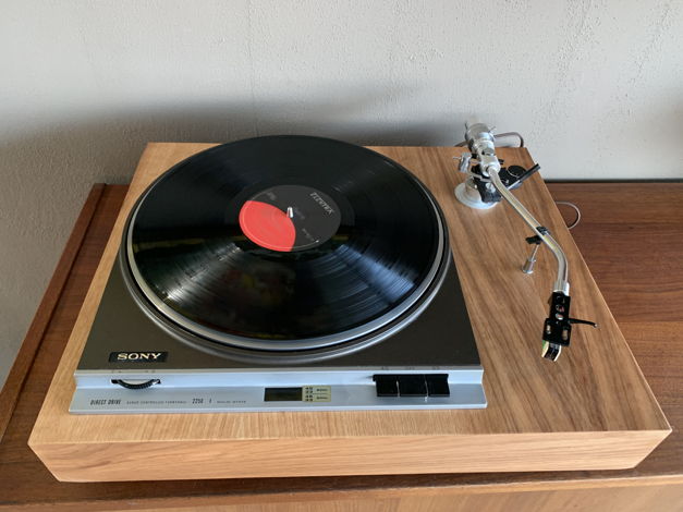 Sony PS-2250 Classic Audiophile Quality Turntable