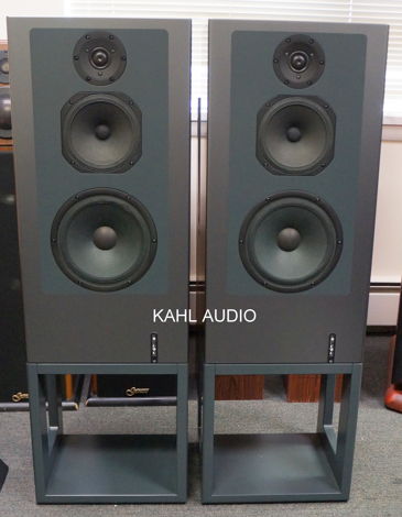 Seidenton STB Studio Alnico speakers w/matching stands....