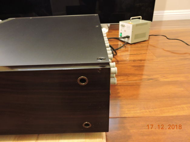 Accuphase C-270v Precision Solid state preamplifier